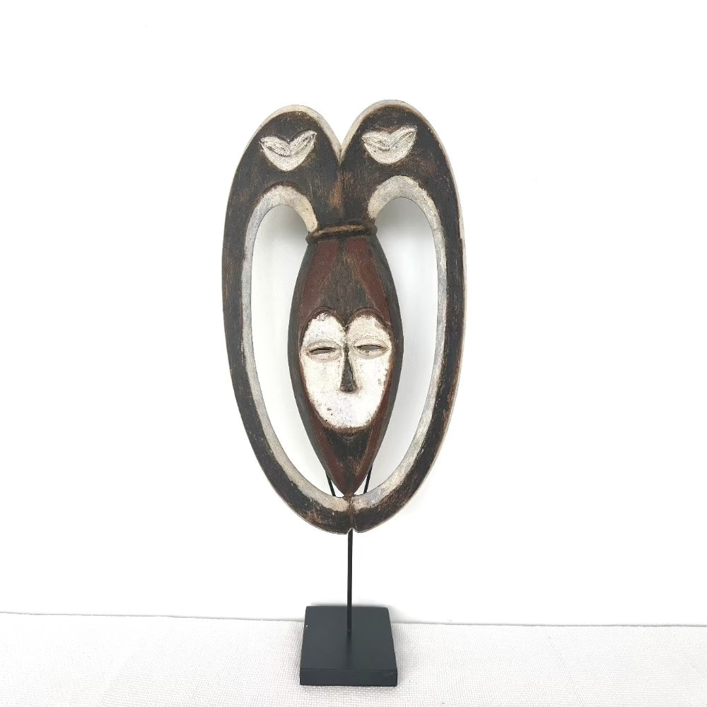 Kwele Round Mask