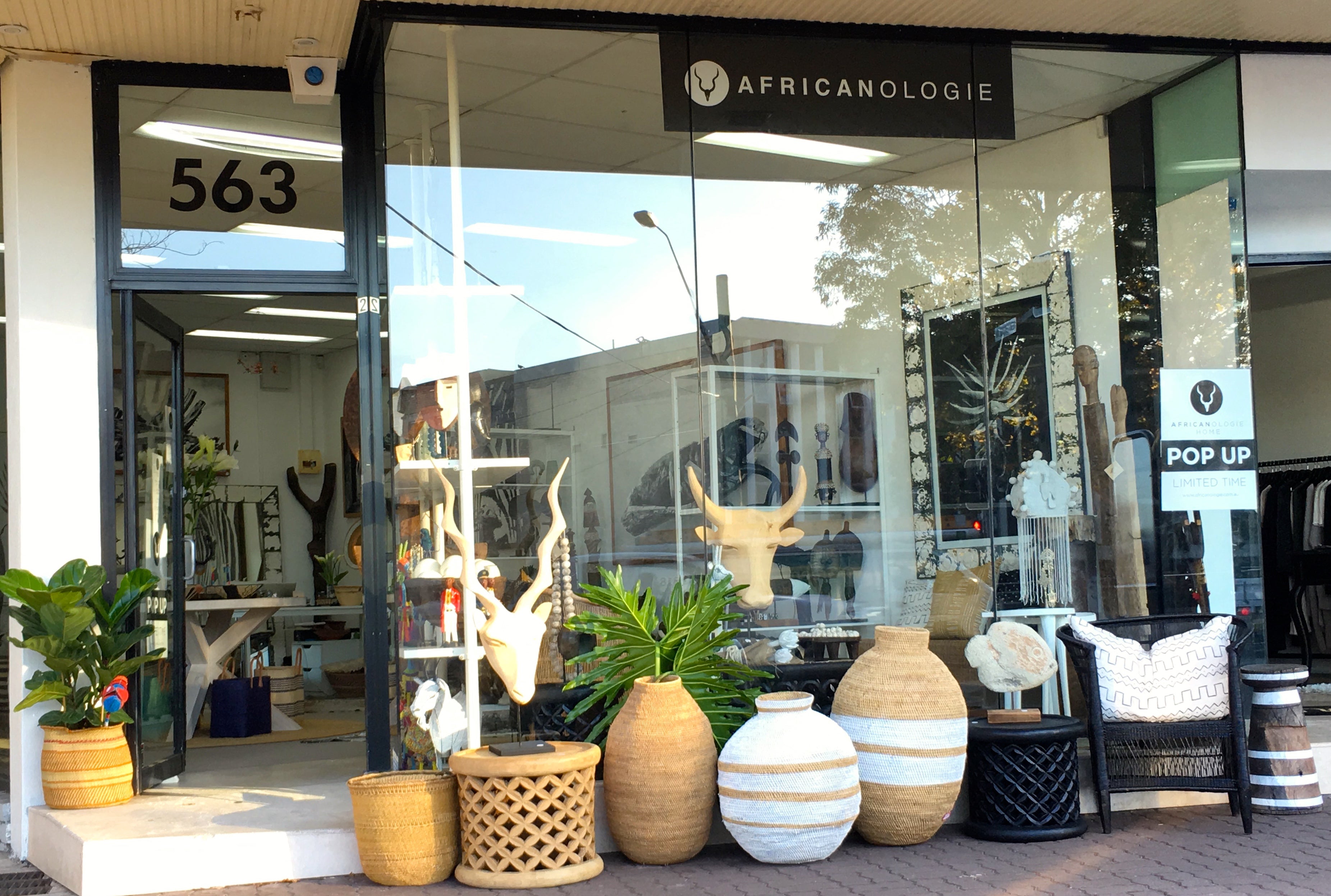 Africanologie storefront